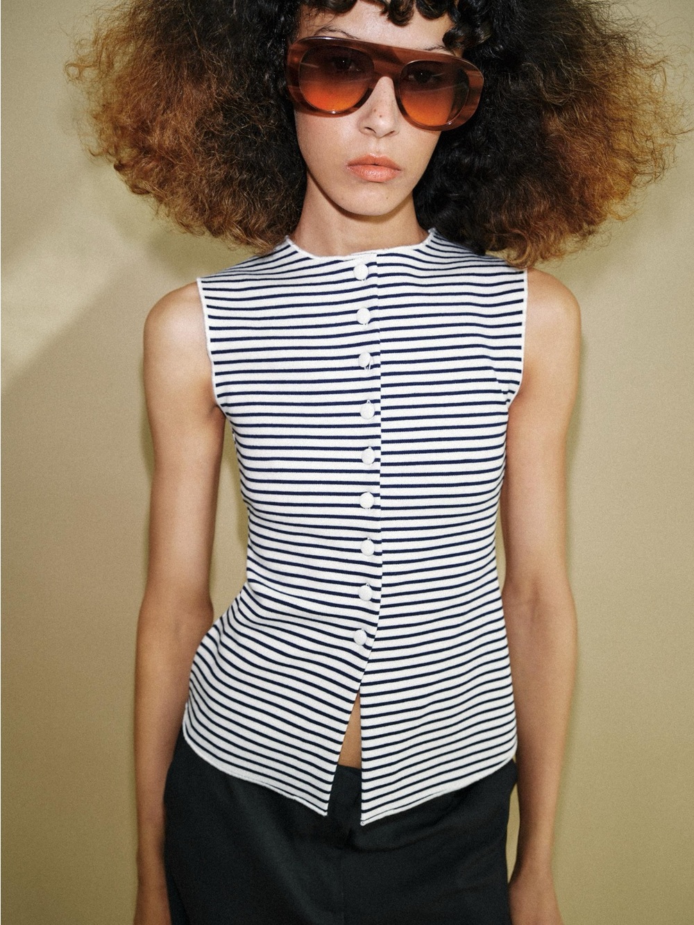 Zara Brandnew M- Navy and White Striped Sleeveless Button-Up Tank